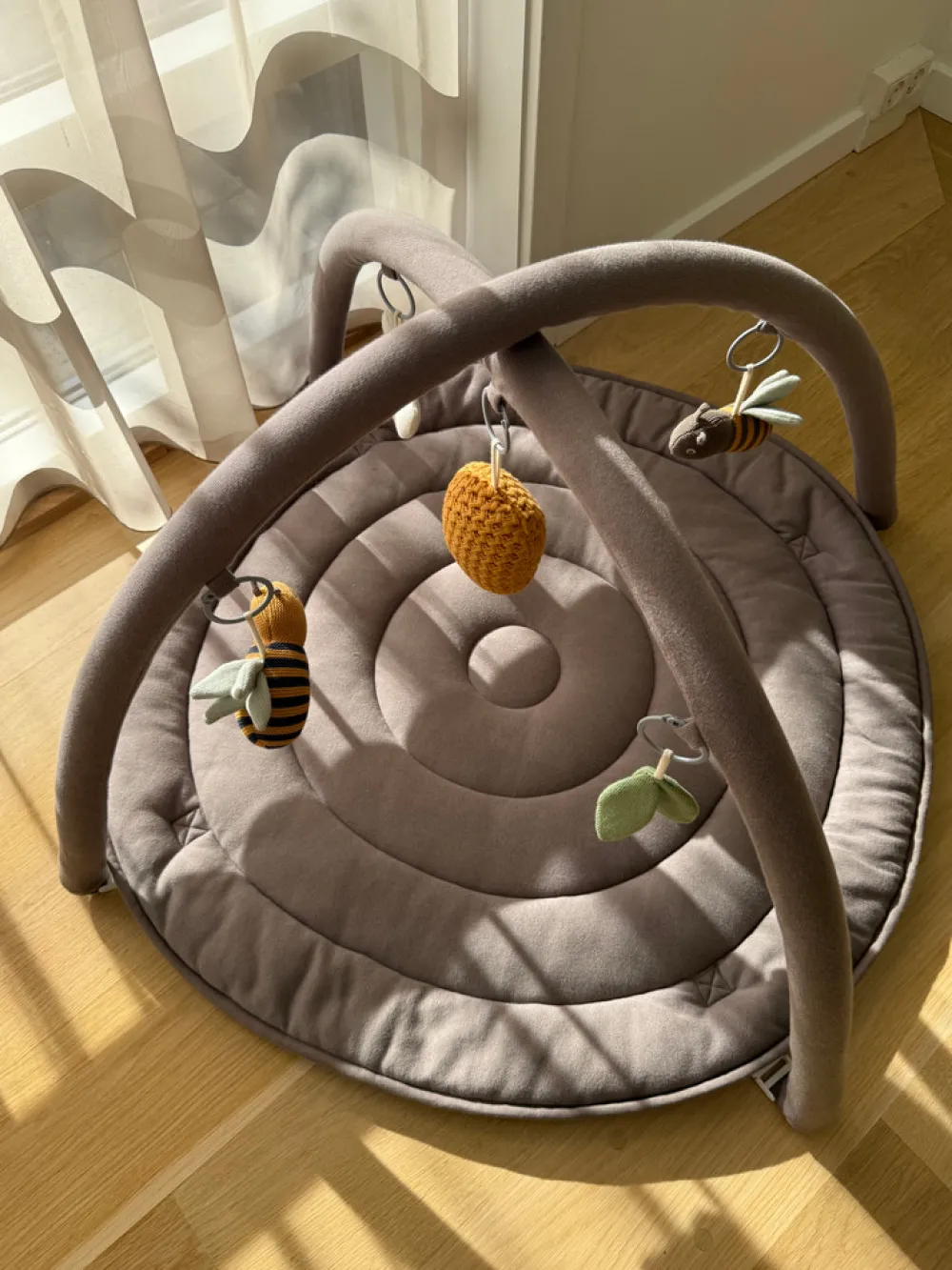 Vanilla COPENHAGEN Aktivitetstæppe - Honeybee Happy- Aktivitetstæpper