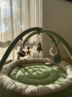 Vanilla COPENHAGEN Aktivitetstæppe med blød kant - Space- Aktivitetstæpper