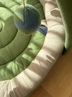 Vanilla COPENHAGEN Aktivitetstæppe med blød kant - Space- Aktivitetstæpper