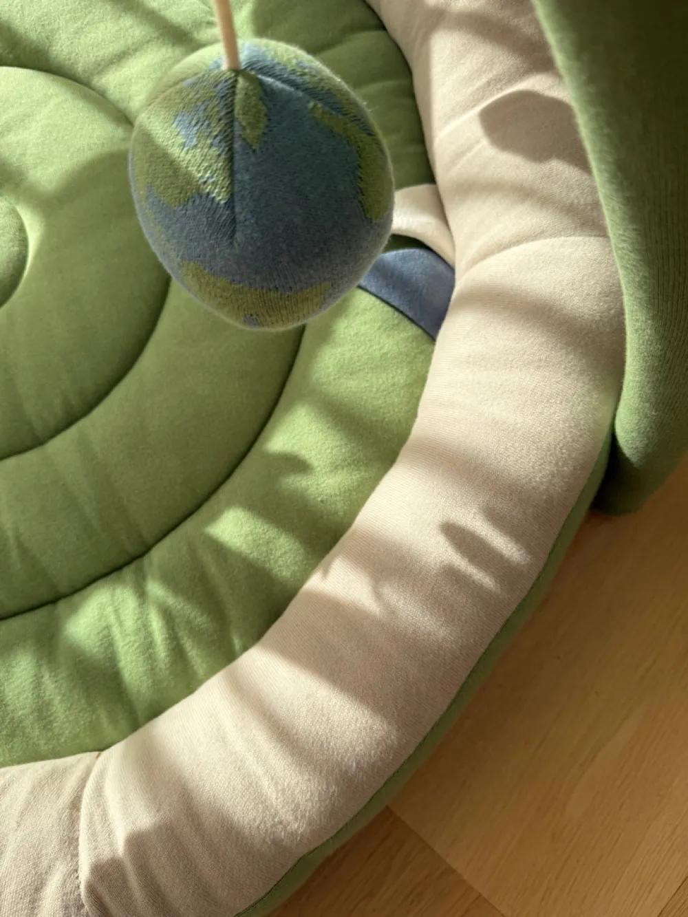 Vanilla COPENHAGEN Aktivitetstæppe med blød kant - Space- Aktivitetstæpper