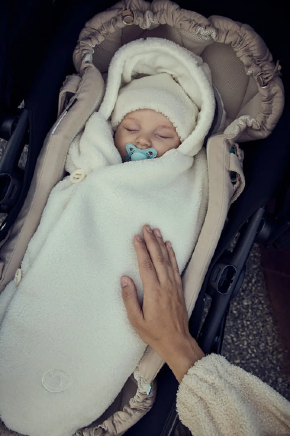 Najell Barnevognsdragt- Teddy White- Lifte