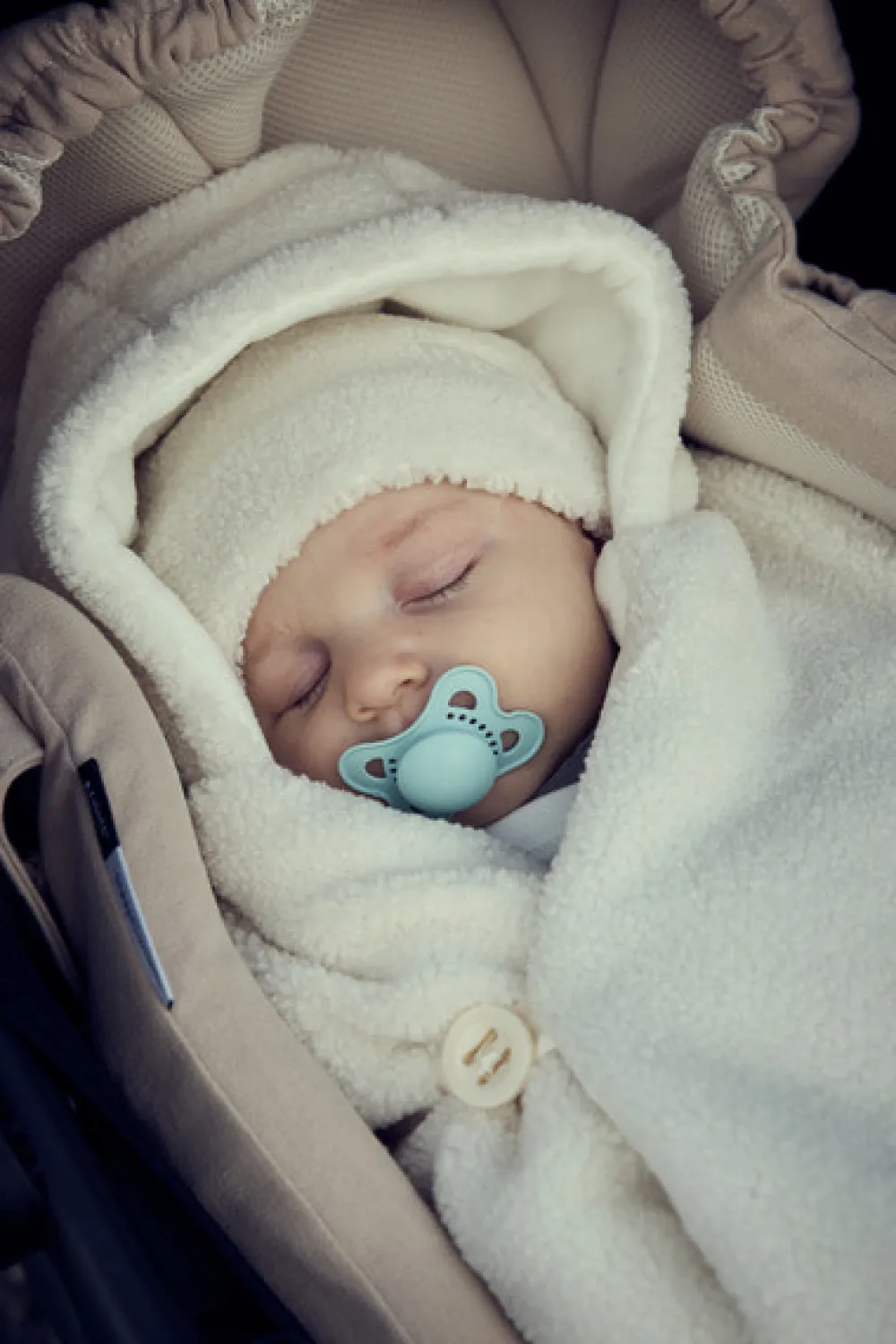 Najell Barnevognsdragt- Teddy White- Lifte