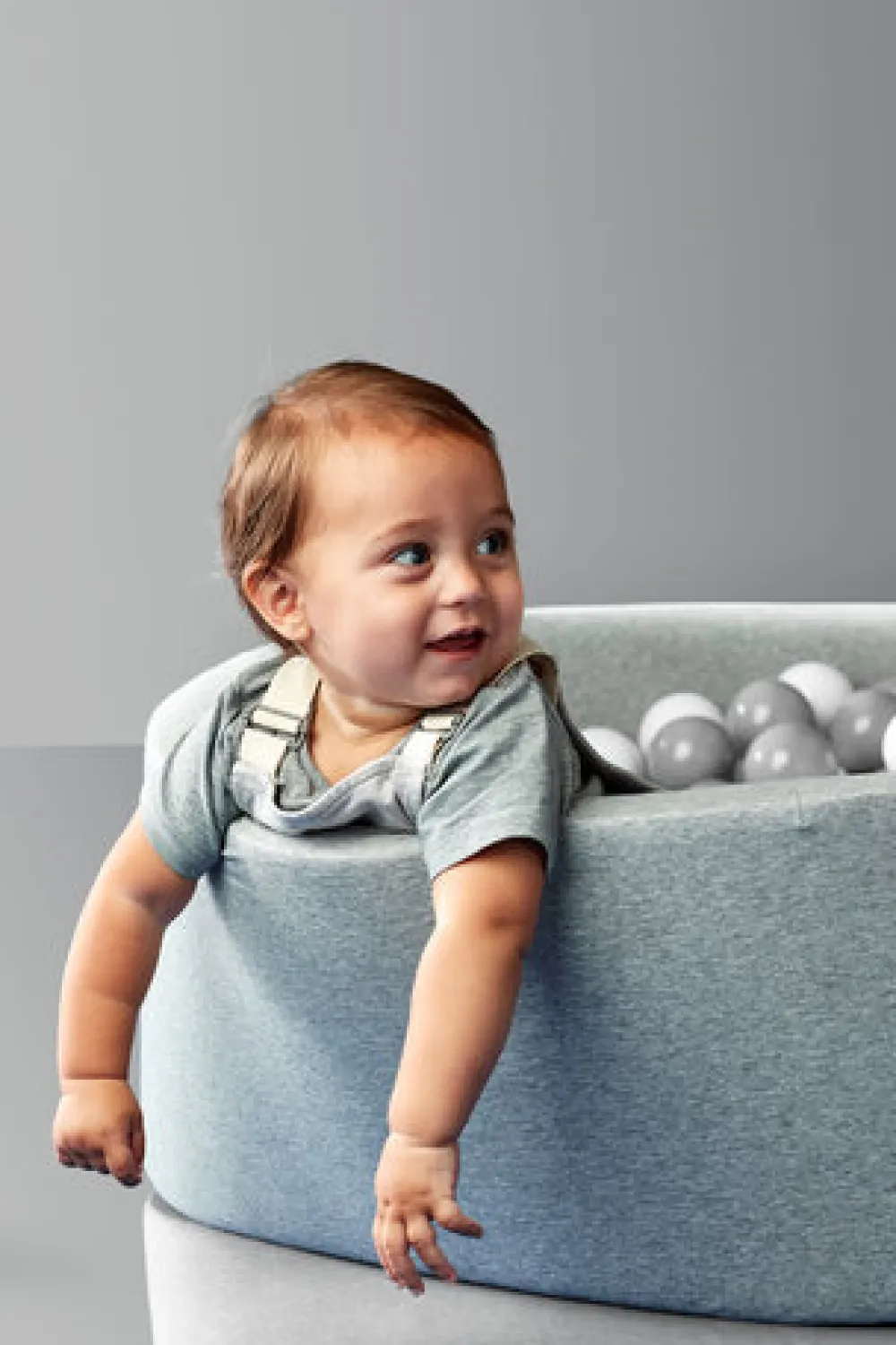 BeKids Boldbassin inkl. 200 bolde 90x40 Lys grå- Boldbassiner & Tilbehør