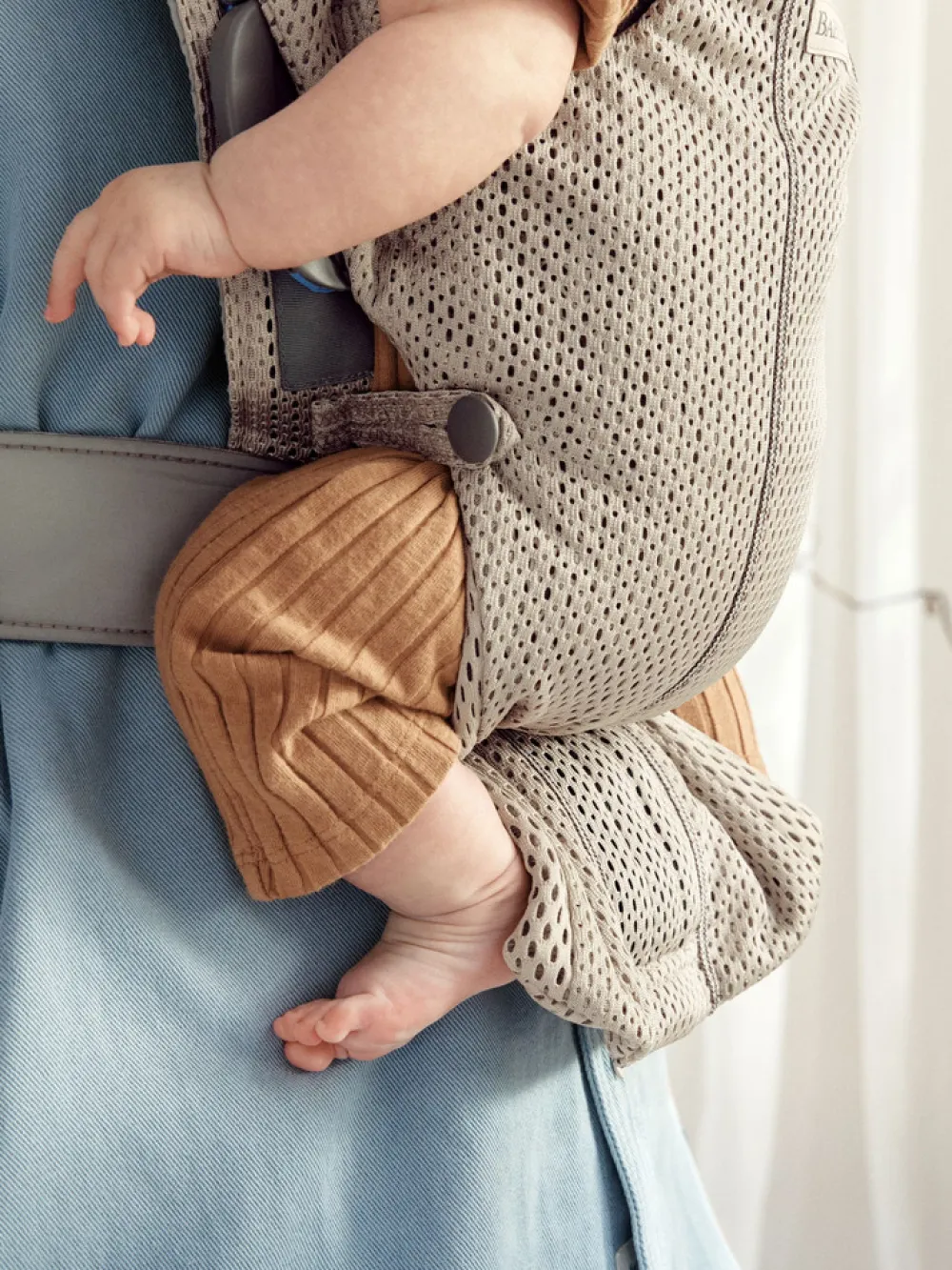 BabyBjörn Bæresele Mini - 3D-mesh, Grå beige- Bæreseler & Vikler