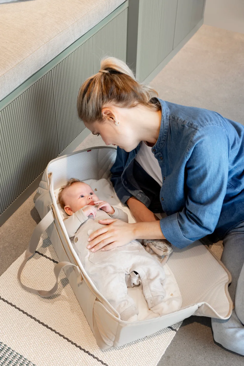 Voksi Carry Me babylift - Seashell Sand Cream- Lifte