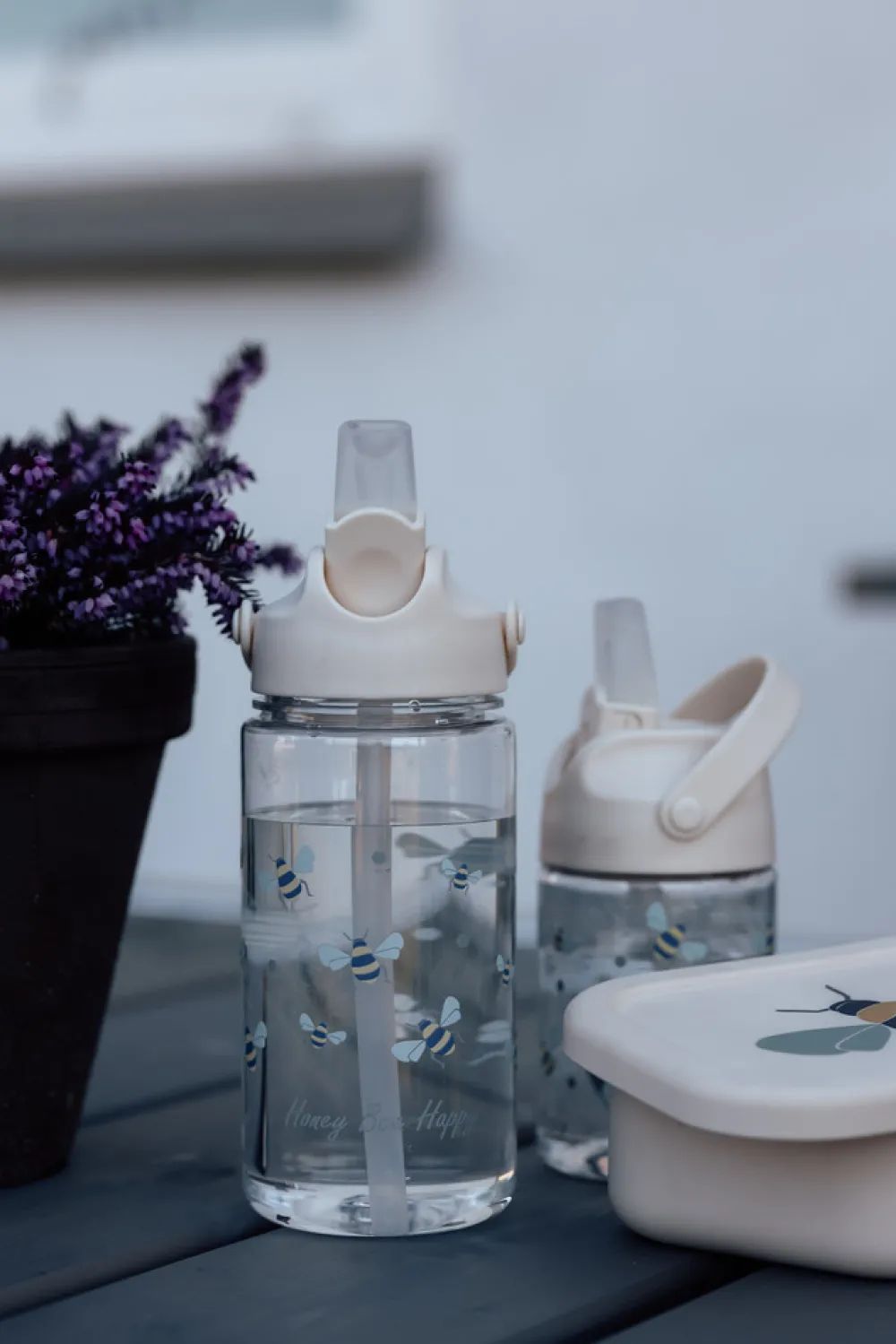 Vanilla COPENHAGEN Drikkedunk - Tritan - Honeybee - 500 ml- Madkasser & Drikkedunke