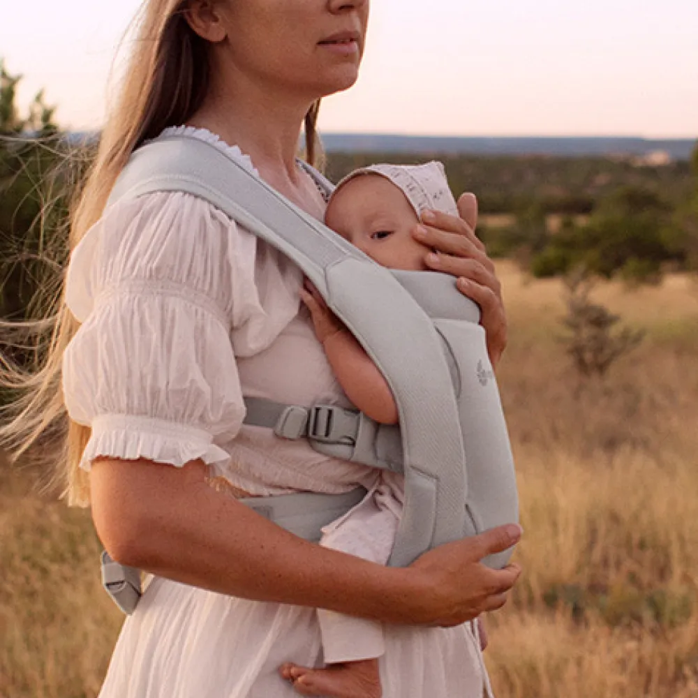 Ergobaby Embrace soft air mesh - soft grey- Bæreseler & Vikler