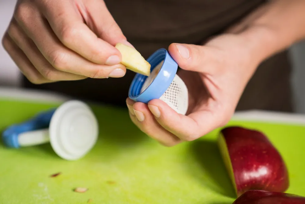 Nuvita FLAVORILLO 2 i 1 frugtsut og bidering - blå- Foodfeeder Og Frugtsut