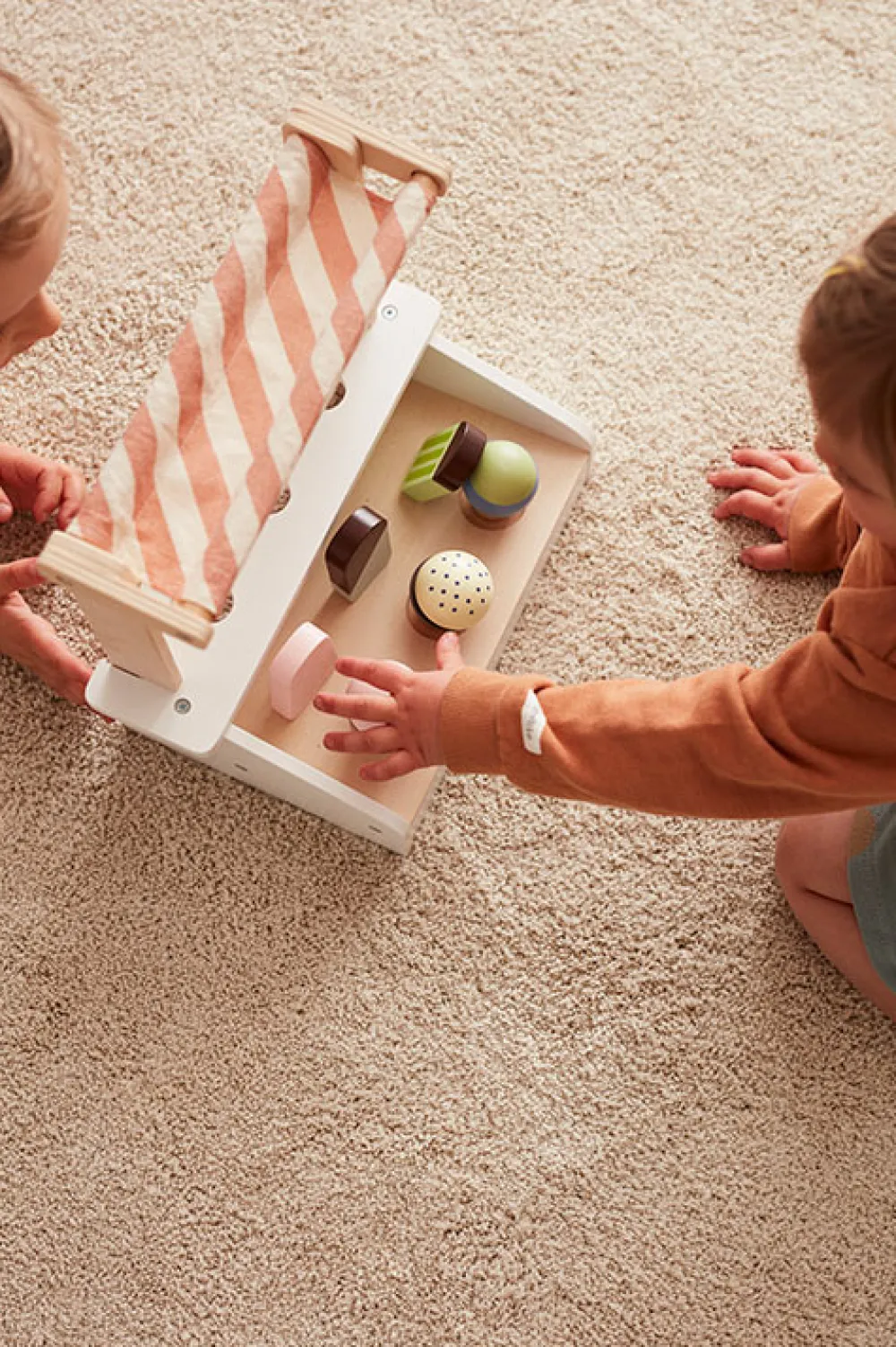 KIDSCONCEP Isbod med 6 is i træ- Køkkenleg