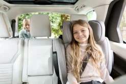 Joie I-traver - carbon- Autostole 100-150 Cm (4-12 År)