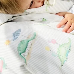 All By Voss Junior sengetøj, Dino Green/Beige 100x140 cm-Børn Sengetøj