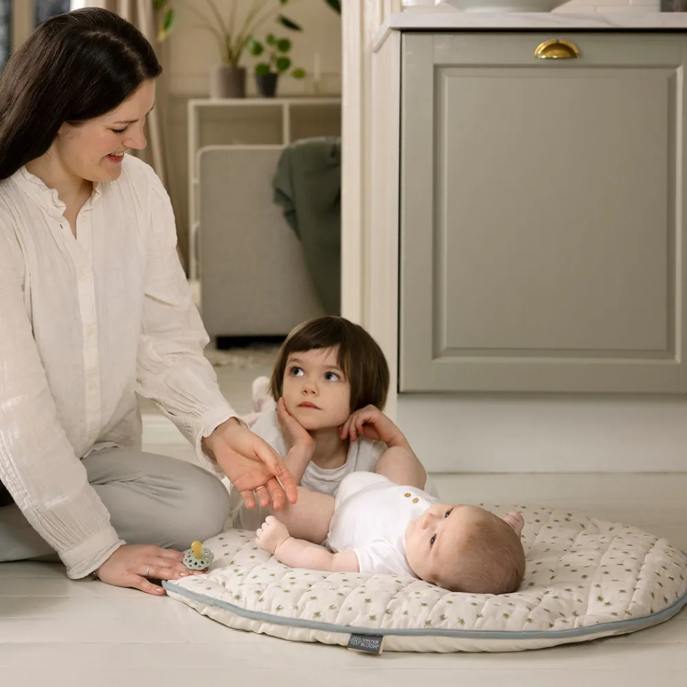 VINTER & BLOOM Meadow Babygym - Soft Sand- Aktivitetstæpper