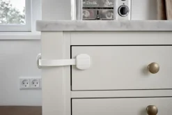 BabyDan Multilås hvid- Sikkerhed I Hjemmet