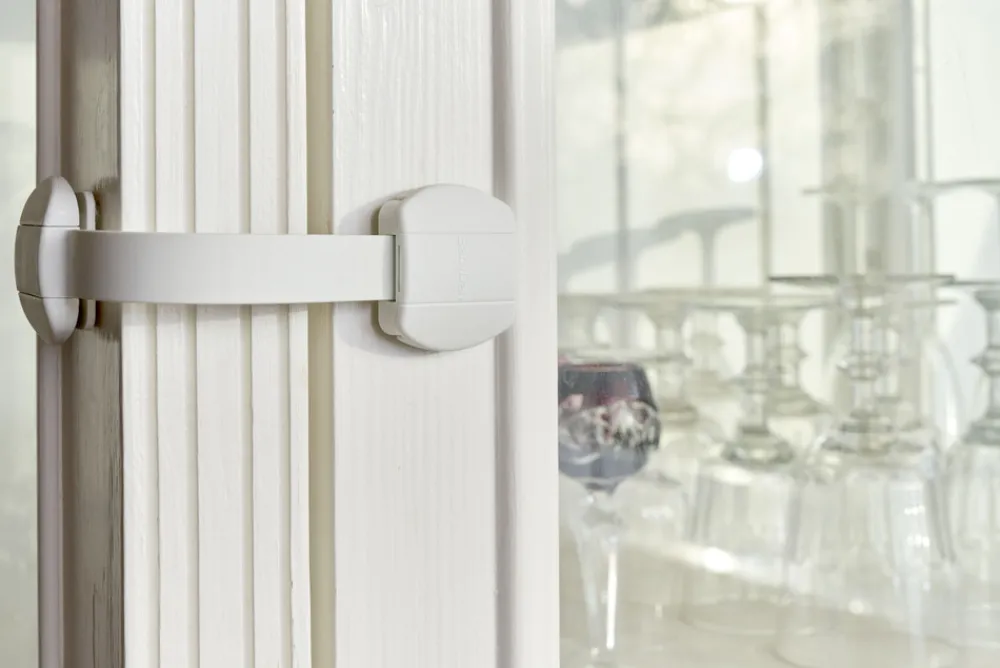 BabyDan Multilås hvid- Sikkerhed I Hjemmet