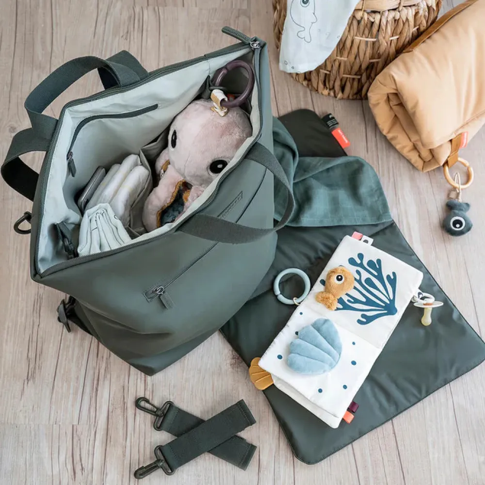 Done By Deer Puslerygsæk - grøn- Pusletasker & Transporttasker