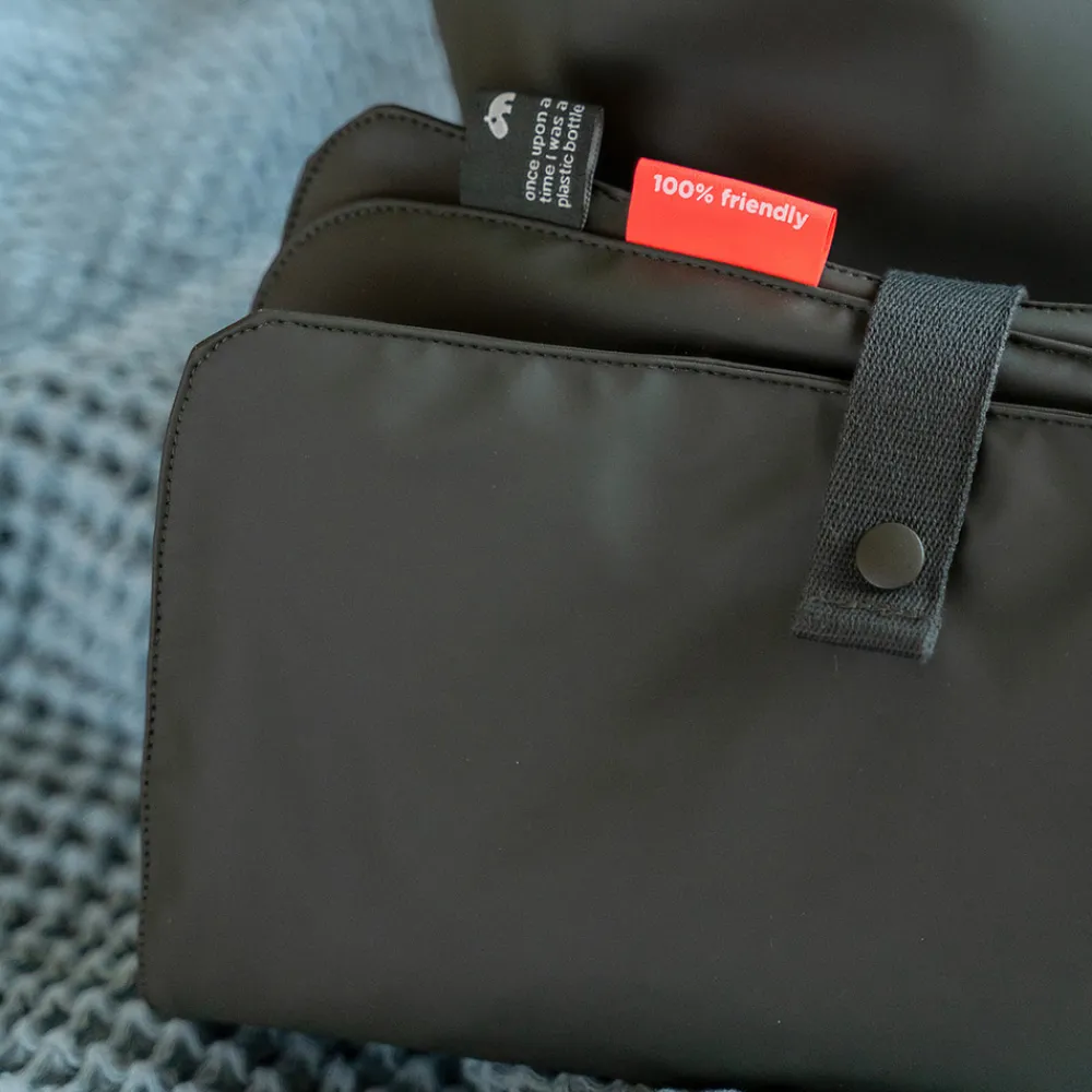 Done By Deer Puslerygsæk - sort- Pusletasker & Transporttasker