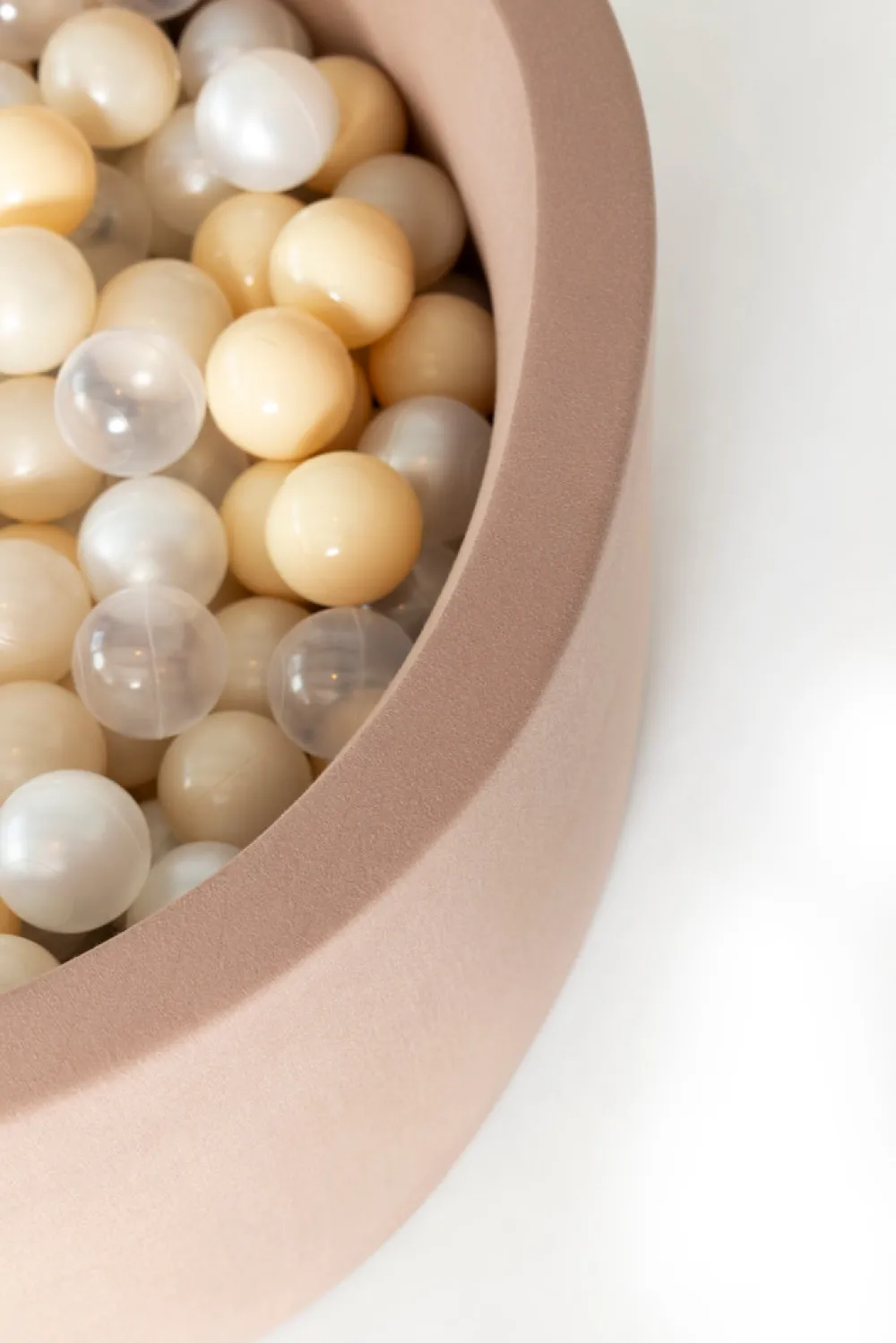 BeKids Rundt Boldbassin med 200 bolde- Cafe Latte- Boldbassiner & Tilbehør