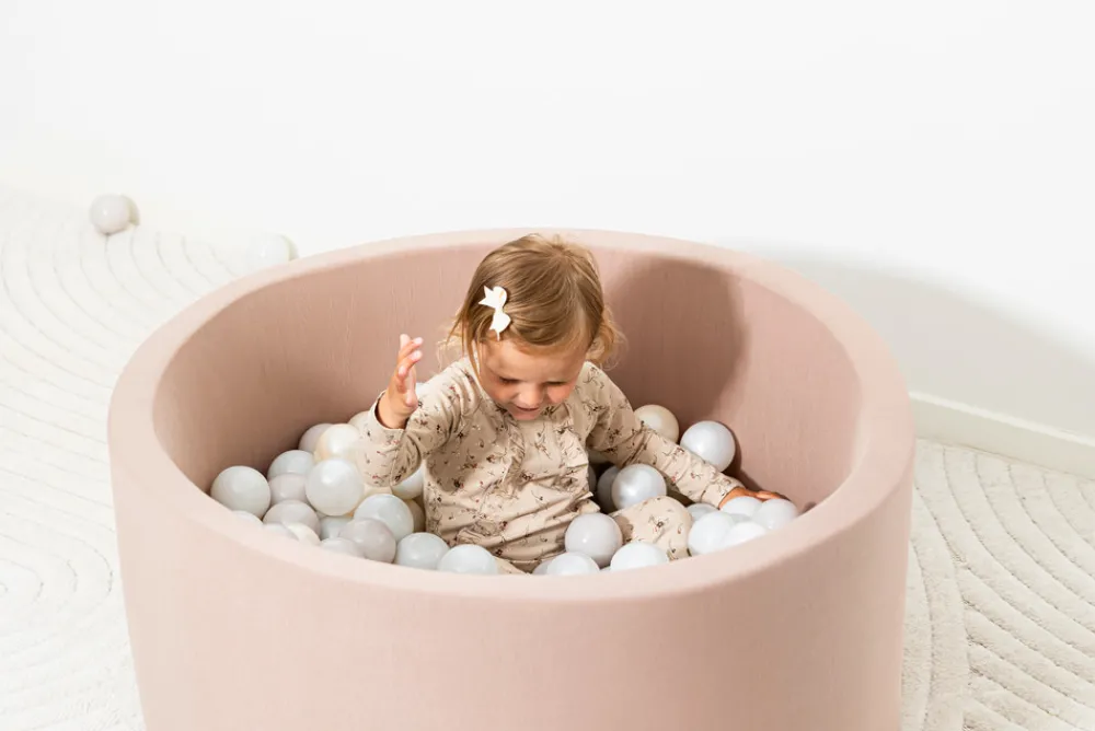 BeKids Rundt Boldbassin med 200 bolde- Cafe Latte- Boldbassiner & Tilbehør