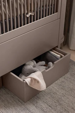 Sebra sengeskuffen - jetty beige - FSC®-Børn Tremmesenge