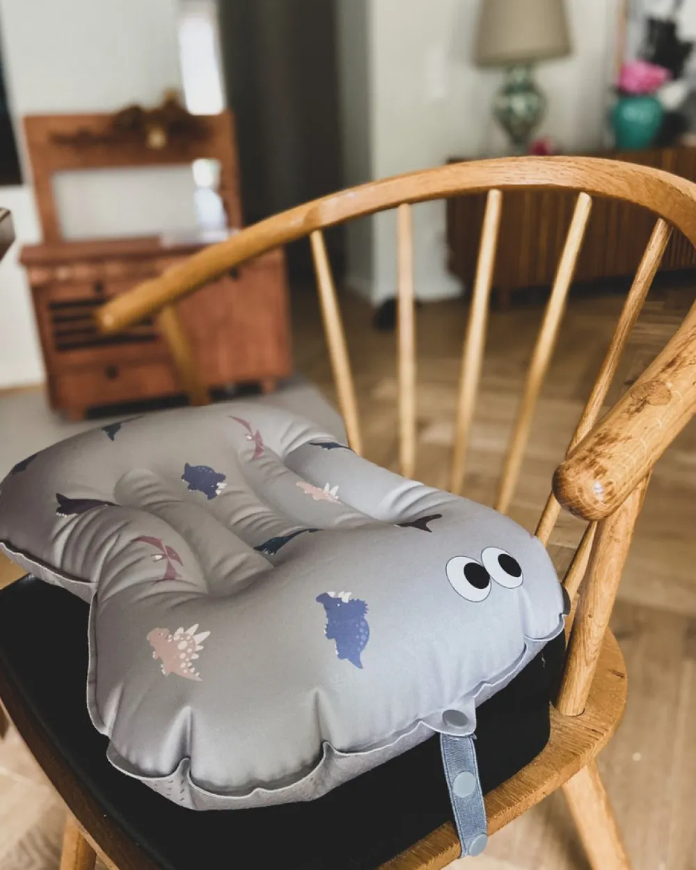 NOUI NOUI Siddepude - dino brun-Børn Tilbehør Til Højstole