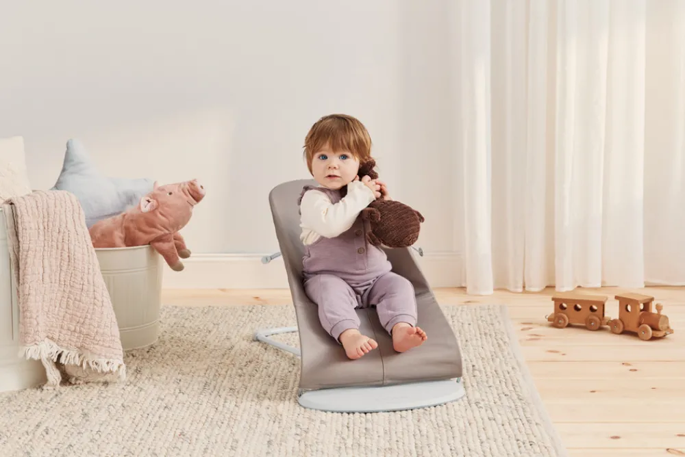 BabyBjörn Skråstol Bliss - Vævet, Blomsterbladsquilt, Sandgrå-Børn Skråstole