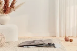 BabyBjörn Skråstol Bliss - Vævet, Blomsterbladsquilt, Sandgrå-Børn Skråstole