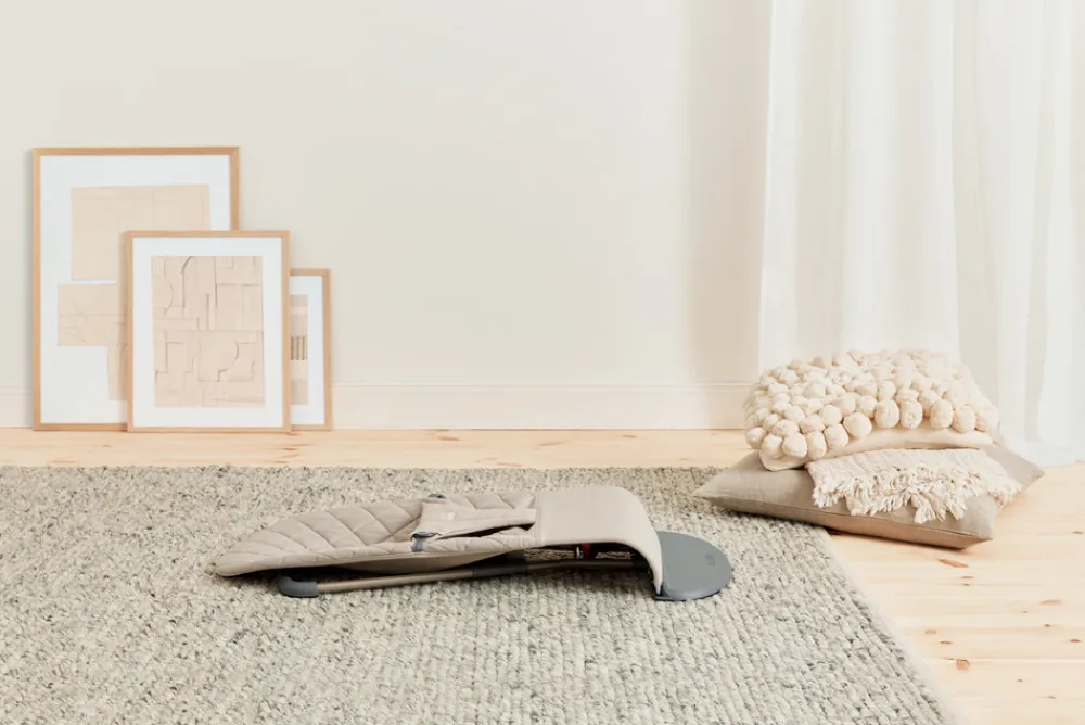 BabyBjörn Skråstol Bliss - Vævet, Klassisk quilt, Sandgrå-Børn Skråstole