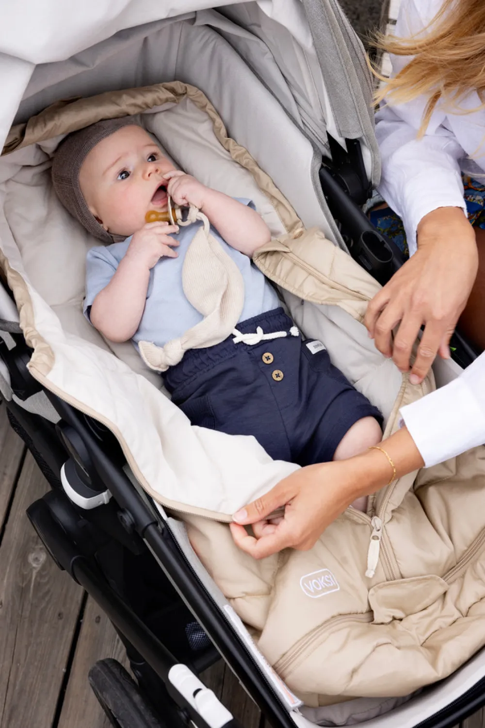 Voksi Sky Light -Seashell Sand Solid- Køreposer Til Autostol|Køreposer