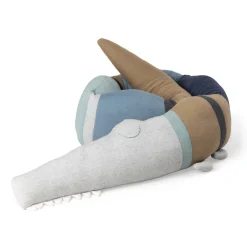 Sebra Strikket pude, Sleepy Croc, dusty blue mix-Børn Pyntepuder