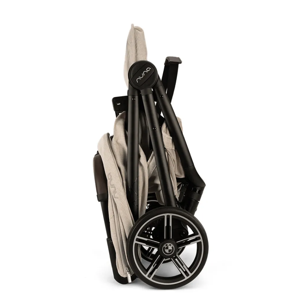 Nuna Trvl LX BMW Mica- Klapvogne Med Flade Sæder